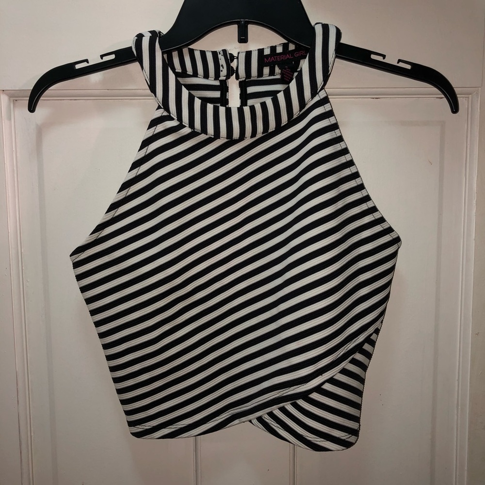 Striped Halter Top 🖤🤍